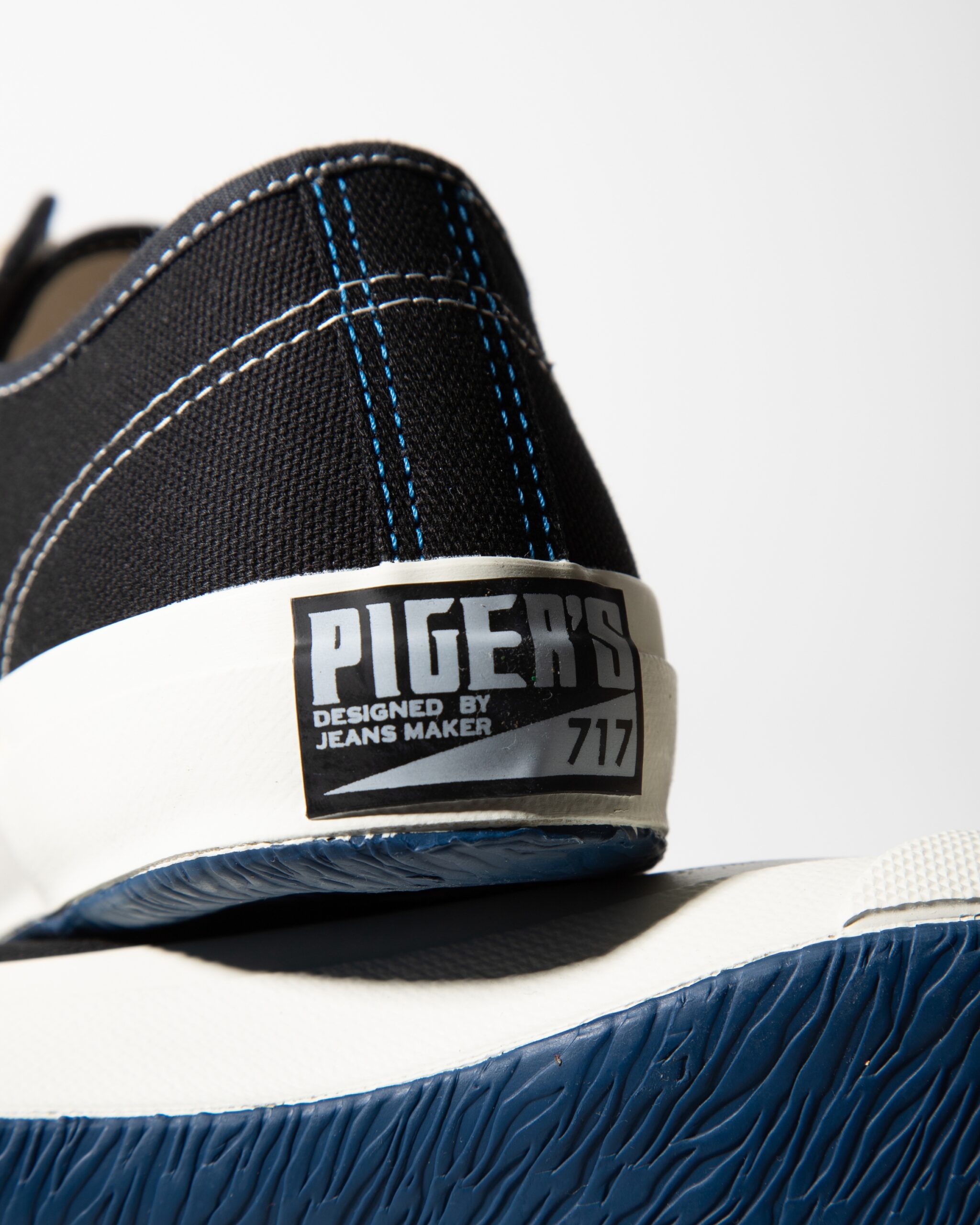 PIGER'S 717 - Black - Image 4